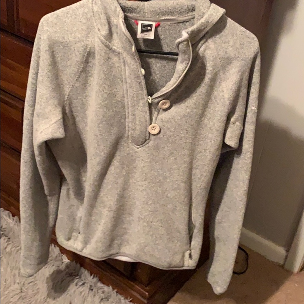 North face pullover